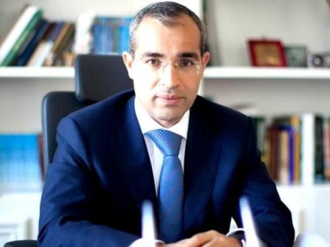 Nazir kollec direktorunu işdən &ccedil;ıxardı