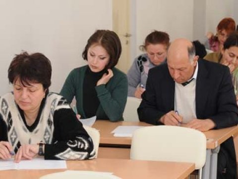 Bakıda m&uuml;əllimlər imtahan olunacaqlar  