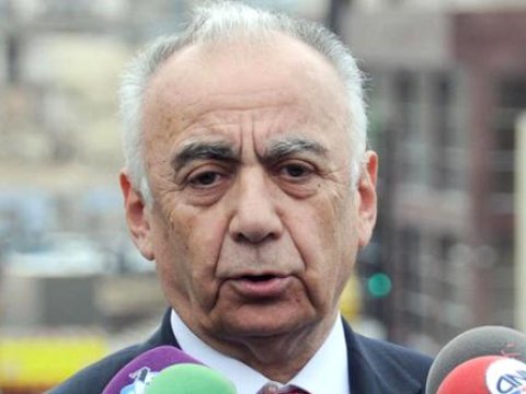 Hacıbala Abutalıbov nazirliyə qalib gəldi