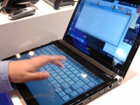 Direktor yenə aranı qatdı: &ldquo;Mənə Ayg&uuml;n Kazımovayla qızının seks videosunu g&ouml;stərdi&rdquo;