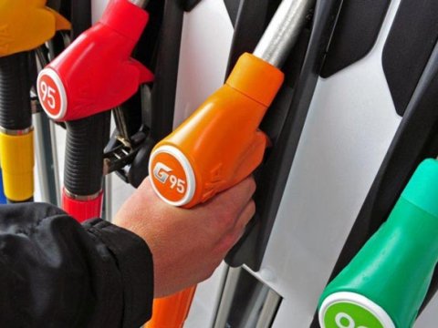 D&uuml;nya &ouml;lkələrində Aİ-95 benzini ne&ccedil;əyə satılır? - SİYAHI