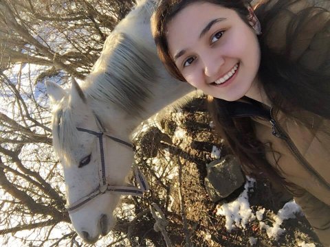 &ldquo;Ucqar kənd m&uuml;əllimi&rdquo;- ""&Ccedil;alıquşu"dakı Fəridə kimiyəm, o romanı yaşadıram&rdquo;