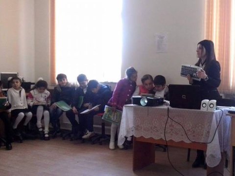 Ucqar kənd m&uuml;əllimi - &ldquo;Şagird deyir ki, axşam anamın serialı olduğuna g&ouml;rə dərslərimə baxmadı&rdquo;