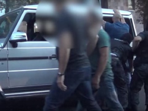 Yerevanın mərkəzində silahlı dəstə&nbsp;saxlanıldı - VİDEO