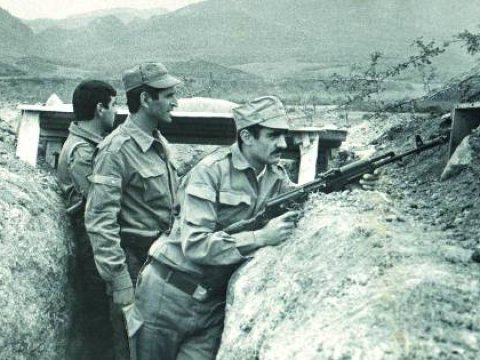 Qəhrəmanlıq abidəsi - Şirin Mirzəyev