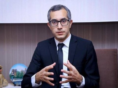 &ldquo;Azərbaycan tarixi&rdquo; qalmaqal yaratdı: &ldquo;Nağıl yazıblar, onlara dərs ke&ccedil;ərəm&rdquo; &nbsp;