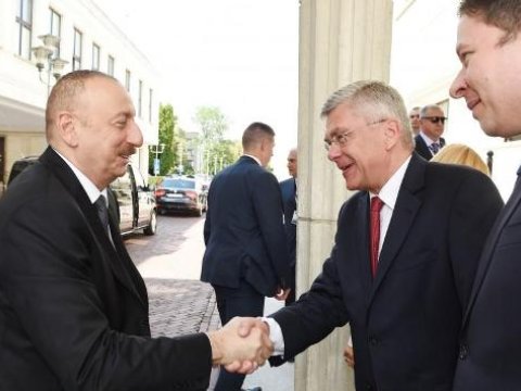 İlham Əliyev Polşa Senatının marşalı ilə g&ouml;r&uuml;ş&uuml;b