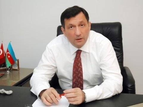 AMİP-in siyasətdən getməyən keçmiş sədri: “Siyasətçinin 4-5 üzü olmalıdır” - MÜSAHİBƏ