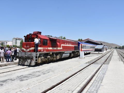 Bakı-Tiflis-Qars dəmir yolu xəttində ilk səfər sentyabrda olacaq - FOTOLAR