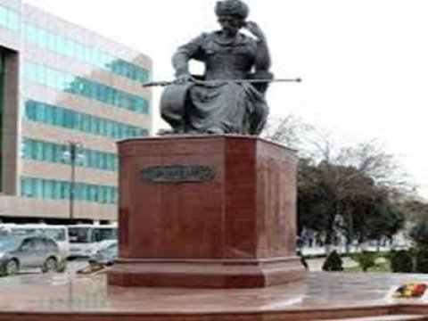 Şah İsmayıl Xətainin heykəli g&ouml;t&uuml;r&uuml;ləcək