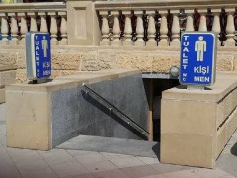 Bakının ayaqyolu problemi - Turistlər ictimai tualetlərin azlığından narazıdır