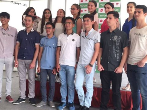 700 bal toplayan abituriyentlər ilk dəfə bir arada - FOTO