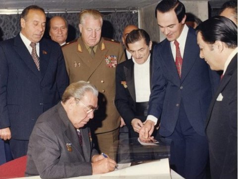 Xaş süfrəsindən sonra Heydər Əliyevin qarşısında “bəhanələr” axtaran TƏKRARSIZ MÜSLÜM MAQOMAYEV 