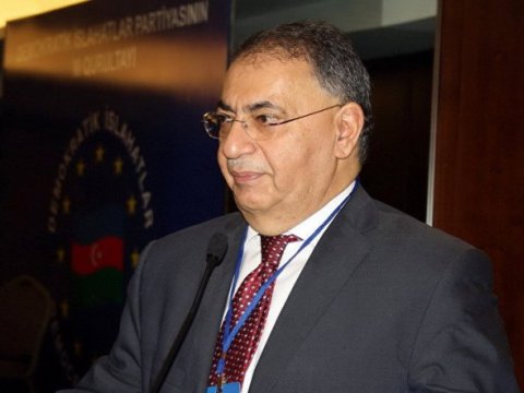 Deputat Mehman Əliyevi DƏSTƏKLƏDİ: “İctimaiyyəti məlumatlandırmaq lazımdır”