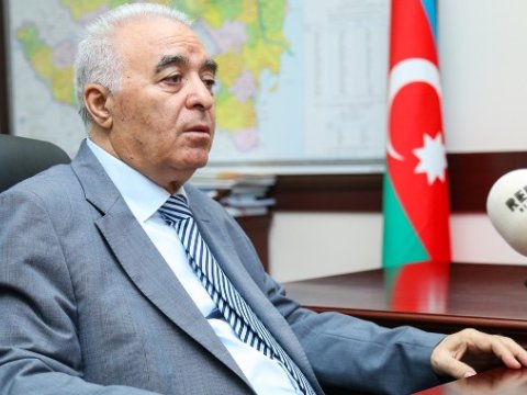 Komitə sədri: “Vasif Talıbov məcbur etmir ki, bu kitabları oxu!”    
