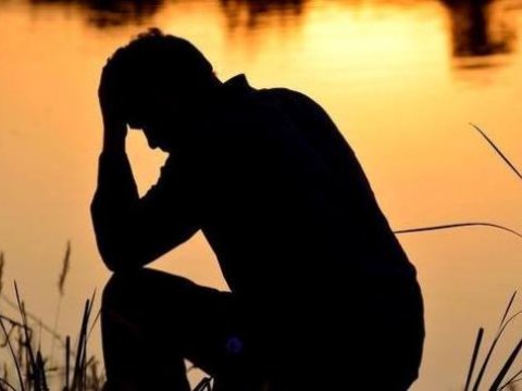 Tənhalıq, özünəqapanma, yuxusuzluq... – İMMUN SİSTEMİNƏ ZƏRBƏ VURAN AMİLLƏR 