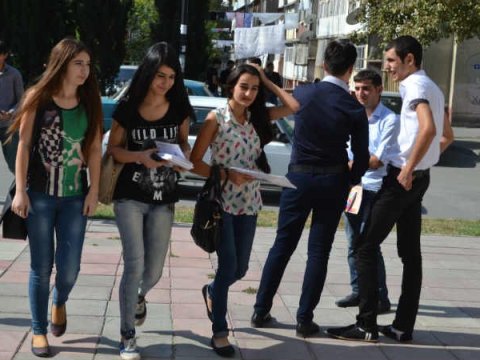 Bakıdakı universitetlər: “Tələbələrimizə yer verə bilmirik” - PROBLEM
