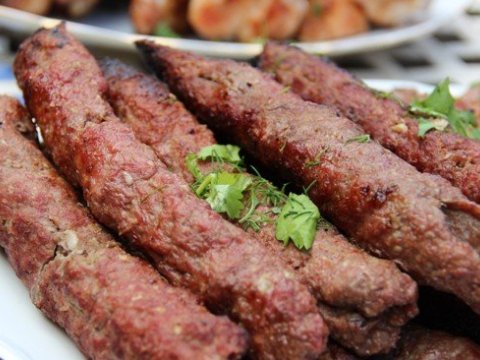 Restoran və dönərxanalarda əhaliyə at-eşşək əti yedizdirilir - AÇIQLAMA   