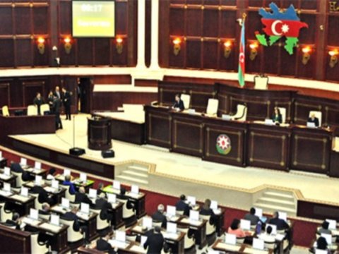 Deputatlar təcili yardım işçilərinin döyülməsindən narahatdırlar