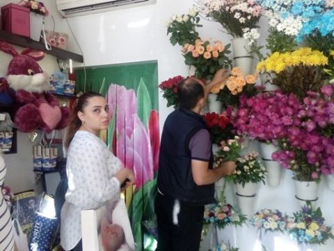 Bilik gününə görə aşıb-daşan gül BAZARI: “Qəbiristanlıq gülləri alırlar” – REPORTAJ