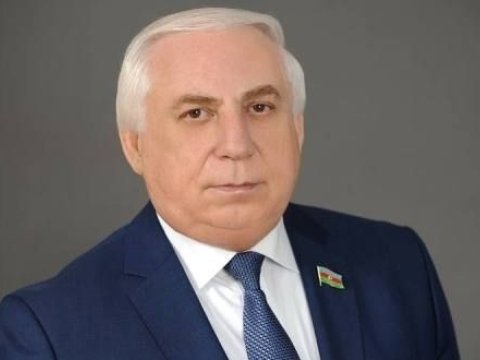 Hadı Rəcəbli şeyxi müdafiə etdi: “Belə də mənəviyyatsızlıq olar?”