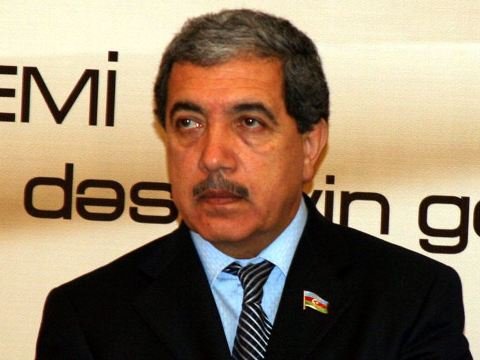 Palata Şəmsəddin Hacıyevə görə İqtisad Universitetindən Baş Prokurorluğa şikayət etdi