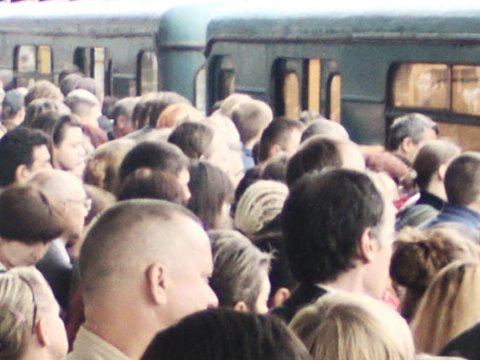 Bakı metrosunda basabas: “Xəttə bundan artıq qatar buraxa bilmərik”   