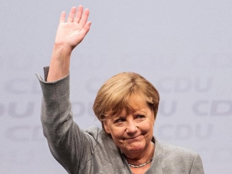 Angel Merkelin alyansı Almaniyada se&ccedil;kiləri uddu  &nbsp;