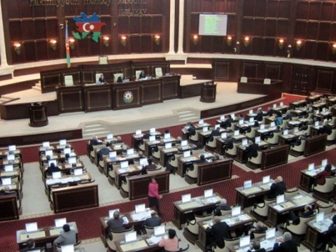 Parlament hərbi xidmətlə bağlı dəyişikliyə &ldquo;hə&rdquo; dedi