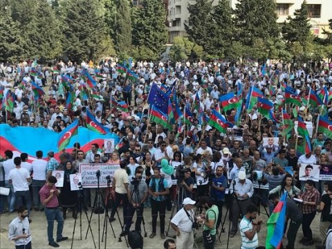 Müxalifət partiyaları Milli Şuranın mitinqini dəstəkləmir...  