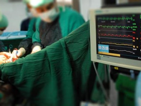 7 yaşlı uşağa qaraciyər k&ouml;&ccedil;&uuml;r&uuml;ld&uuml;