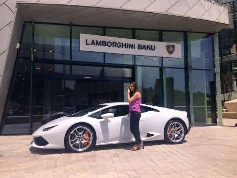 Azərbaycanda 1 milyon manatdan bahalı olan maşınlar var