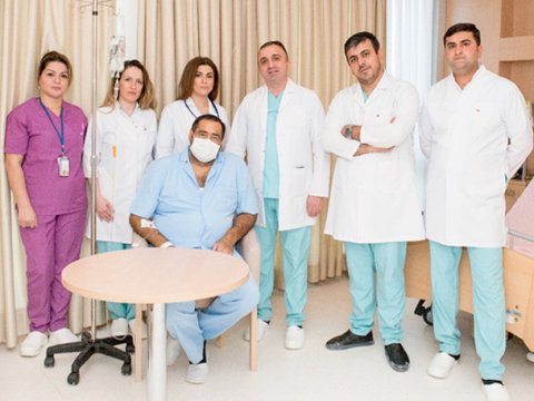 Azərbaycanda unikal əməliyyat - hemodializ xəstəsinə b&ouml;yrək k&ouml;&ccedil;&uuml;r&uuml;ld&uuml; 