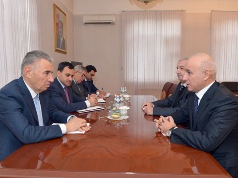 Əli Həsənov Azercell prezidenti ilə bir araya gəldi – yeni sosial layihə olacaq