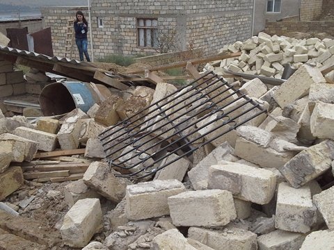 Heydər Əliyev Fondu köçkünün evinin sökülməsinin qarşısını aldı 