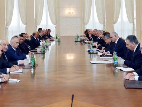 Qanunvericilik və icra orqanlarının saxlanılmasına bir ildə xərclənəcək vəsait açıqlandı - SİYAHI