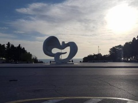 Sumqayıt məktəbində QALMAQAL - Direktor keçmiş müavininə cavab verdi