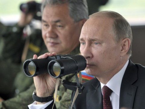 Putin 4 ballistik raketi şəxsən işə saldı