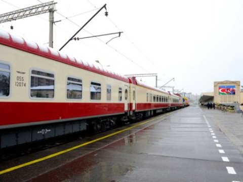 ABŞ Azərbaycan və Gürcüstan gömrükçüləri ilə qatarları YOXLAYACAQ