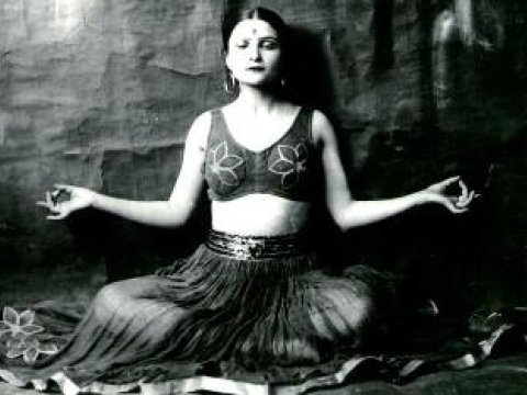 Yolu həbsxanadan düşən MƏŞHUR XANIMLAR...