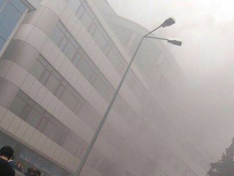 Bakıda məşhur şirkətin binasındakı yanğın söndürüldü - YENİLƏNİB