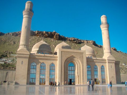 Azərbaycanda ibadət yerləri s&uuml;nni-şiə məscidlərinə ayrılır? - Dini Komitədən CAVAB   &nbsp;