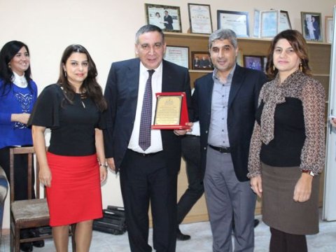 Tələbələr “525-ci qəzet”də - Gənc əməkdaş peşəkarlarla işləməkdən danışdı - REPORTAJ+FOTOLAR