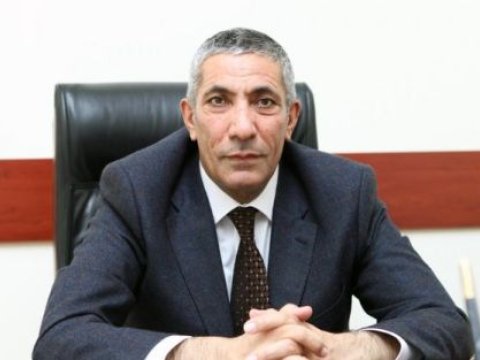 Siyavuş Novruzov: “Müdafiə naziri parlamentdə hesabat versə, onu hərə bir cür açıqlayacaq”