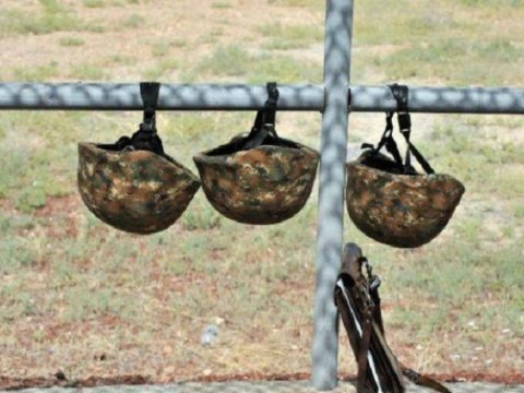 Ermənistan ordusunda n&ouml;vbəti FƏRARİLİK&nbsp;&nbsp;&nbsp;&nbsp;