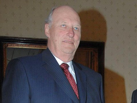 Xər&ccedil;əng diaqnozu qoyulan kral xəstəxanaya yerləşdirildi