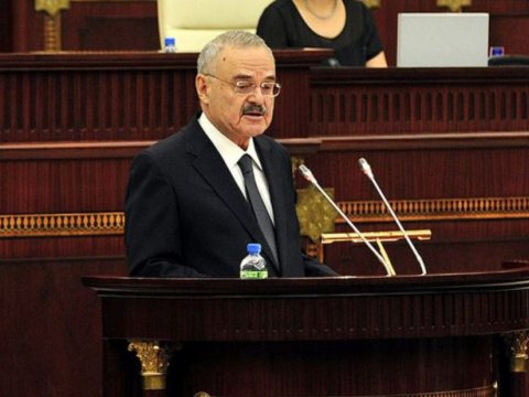 Artur Rasizadə nazirlərlə birgə Milli Məclisə gəldi