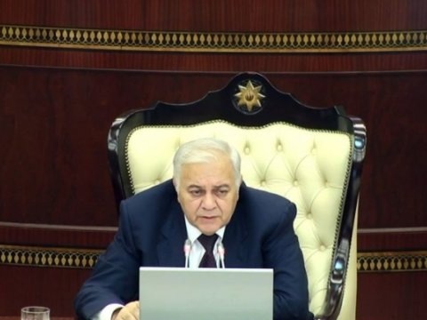 Spiker xanım deputata: “Burada nə vaxt seçiciləri qəbul etmisiniz?”