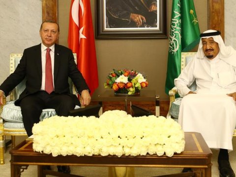 Ərdoğan Səudiyyə kralı ilə danışdı 