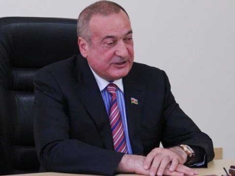 Deputatdan İcra hakimiyyətlərinə İTTİHAM: “Əkinə yararlı torpaqları villa sahiblərinə satıblar!”